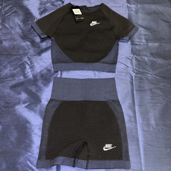 Women’s Nike Sweatsuit Short-Set-Medium-Black - Picture 1 of 5